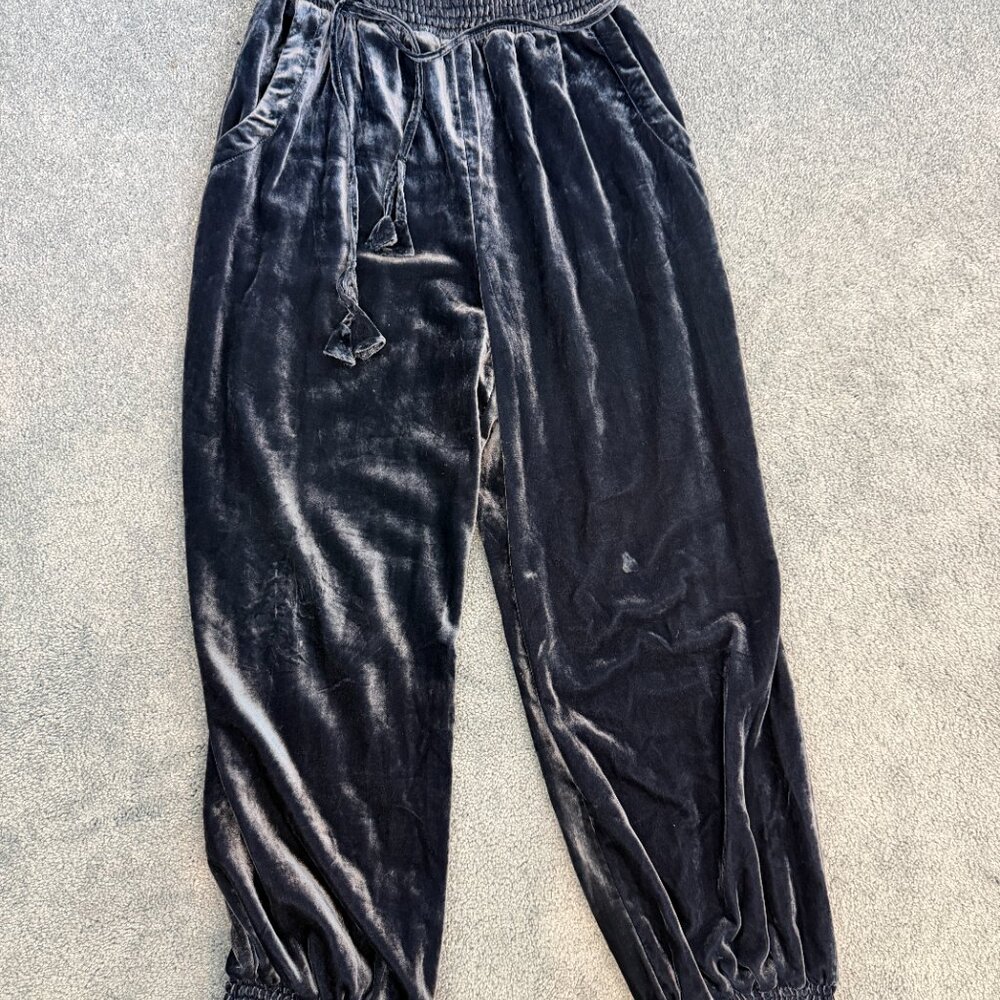 Anthropologie Gloria Velvet High Rise Slouchy Joggers Burgundy Women’s S